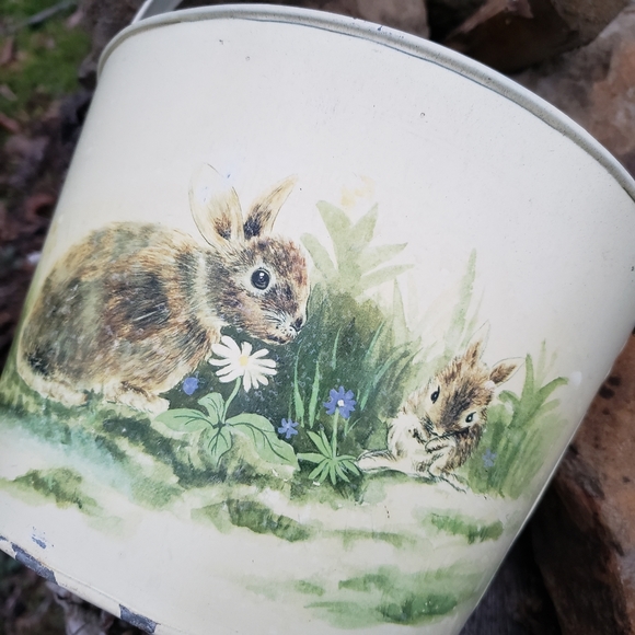 VINTAGE STYLE Painted Rabbit Bucket - Picture 4 of 6